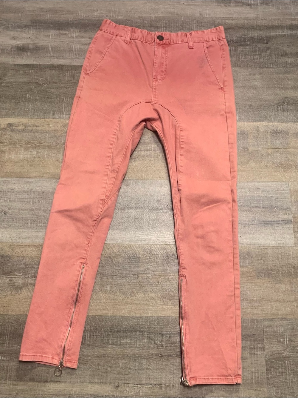 WEIV Salmon Color Moto Jeans Mens 30 X 30